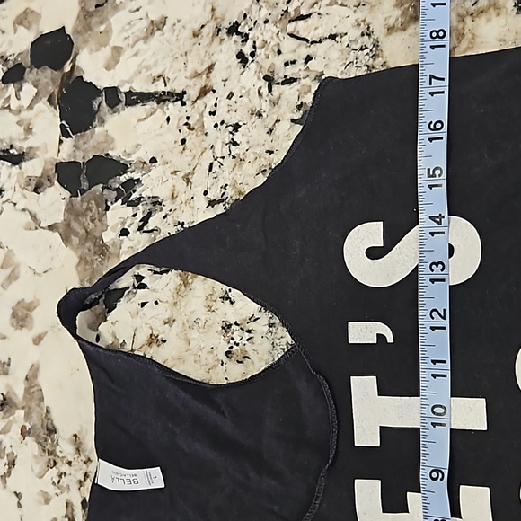 2/$10 Shania Twain tank - Picture 4 of 5